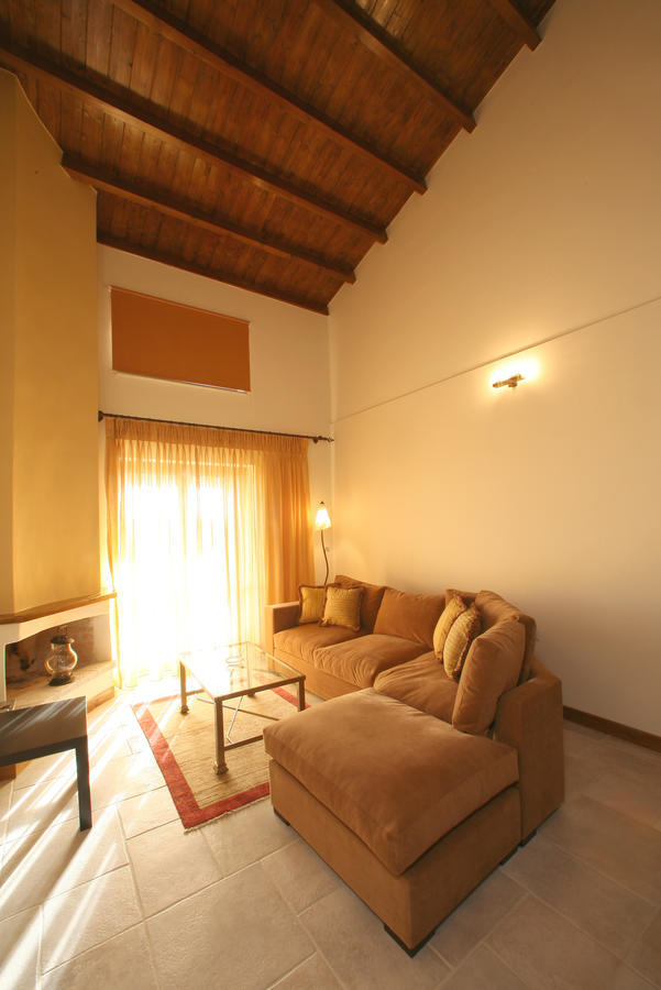 Hotel Arhontiko Parnona Karyes Zimmer foto